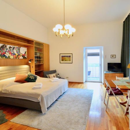 Charming With Balcony In Hip & Trendy Margareten เวียนนา ภายนอก รูปภาพ
